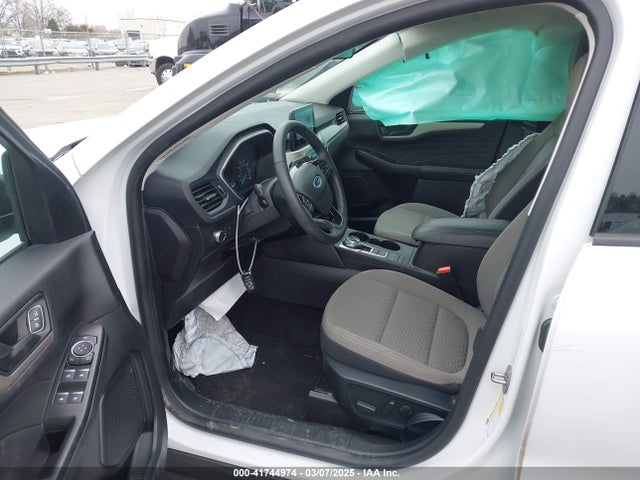 1FMCU0G66NUB34938 Ford ESCAPE SE