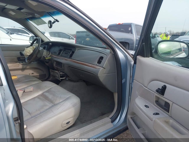 2003 Ford Crown Victoria Lx მანქანა იყიდება აუქციონზე, vin: 2FAFP74W83X180076, აუქციონის ნომერი: 41744980