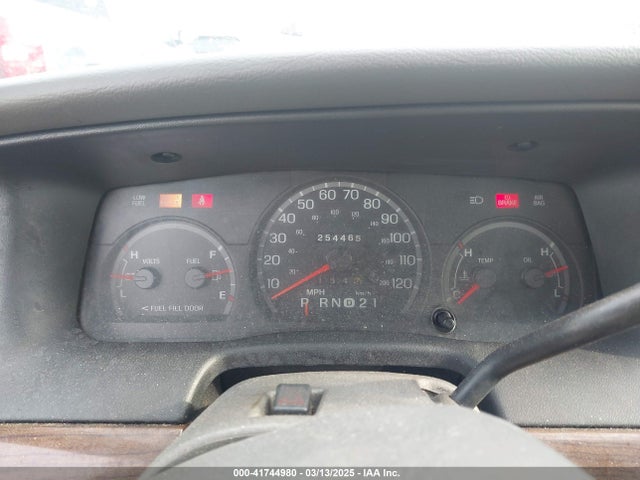 2003 Ford Crown Victoria Lx მანქანა იყიდება აუქციონზე, vin: 2FAFP74W83X180076, აუქციონის ნომერი: 41744980