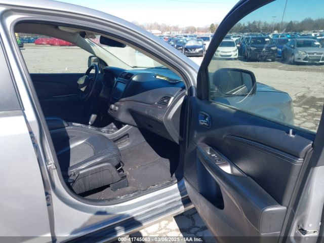 3C4PDCGG9KT857947 Dodge Journey Crossroad
