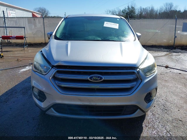 1FMCU0GD6HUA84299 Ford ESCAPE SE