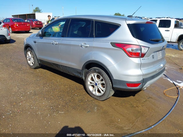 1FMCU0GD6HUA84299 Ford ESCAPE SE