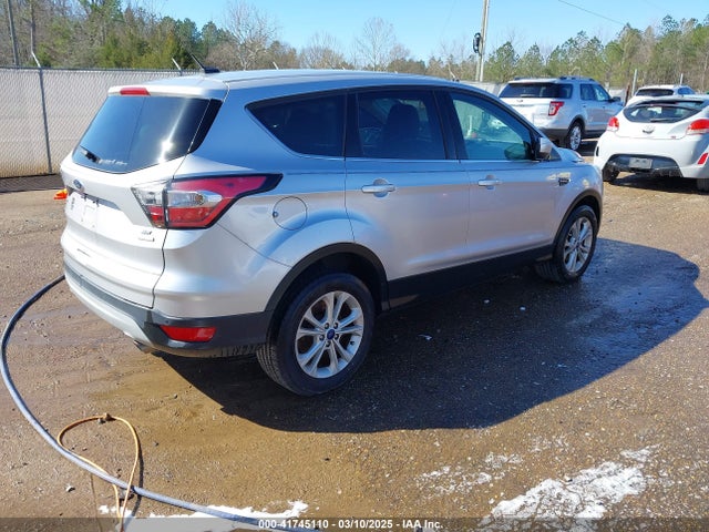 1FMCU0GD6HUA84299 Ford ESCAPE SE