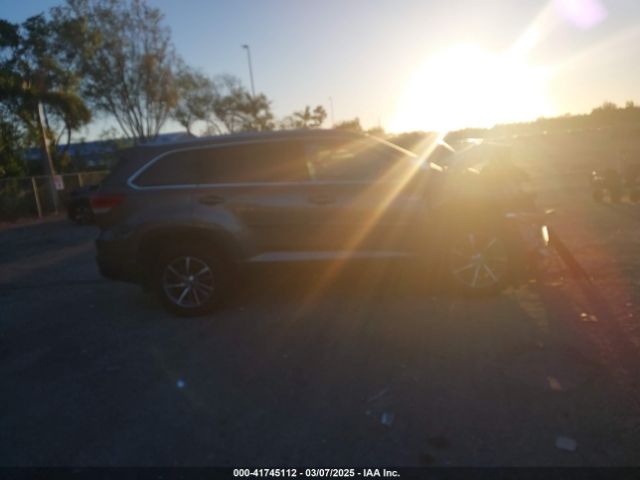5TDJGRFH9KS065141 Toyota Highlander Hybrid Xle