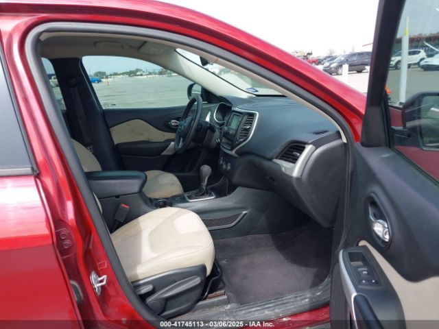 1C4PJLABXHW643669 Jeep Cherokee Sport Fwd
