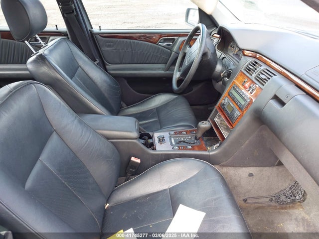 1999 MERCEDES-BENZ E 320 WDBJF65H2XA921188 Photo 4