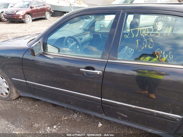 1999 MERCEDES-BENZ E 320 WDBJF65H2XA921188 Photo 5