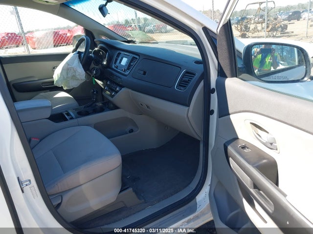 KNDMB5C15G6095661 KIA SEDONA LX