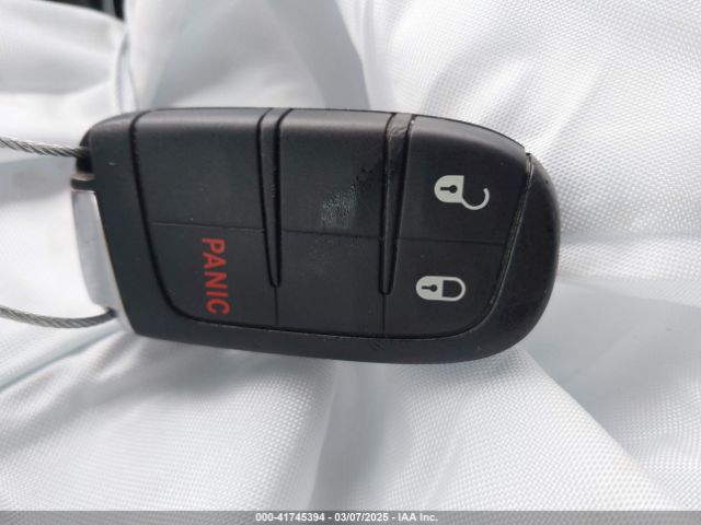 3C4NJCBB1JT257045 Jeep Compass Latitude Fwd