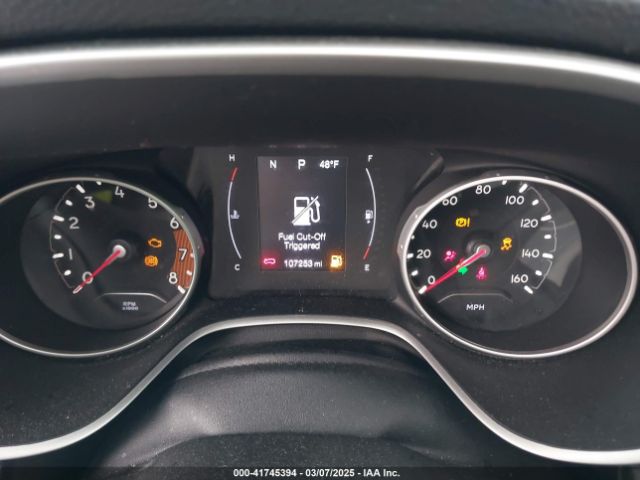 3C4NJCBB1JT257045 Jeep Compass Latitude Fwd