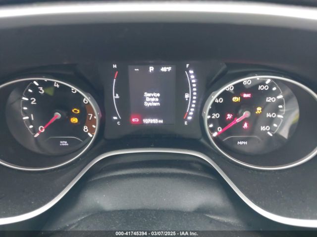 3C4NJCBB1JT257045 Jeep Compass Latitude Fwd