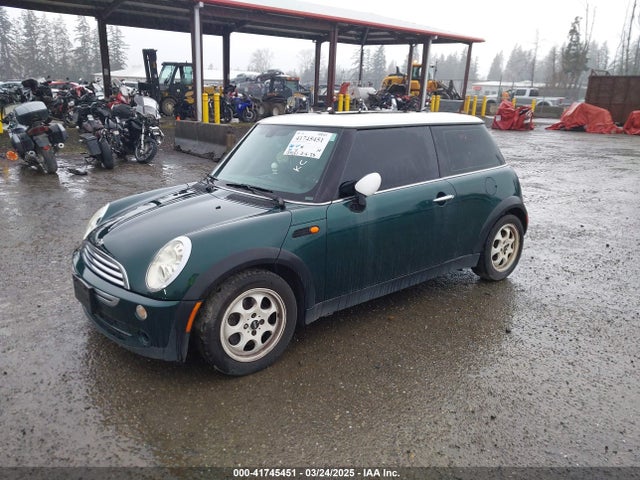 2005 MINI COOPER WMWRC33525TK62130 Photo 1