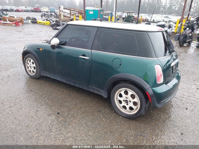 2005 MINI COOPER WMWRC33525TK62130 Photo 2