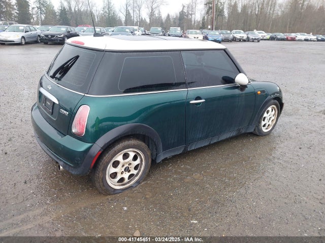 2005 MINI COOPER WMWRC33525TK62130 Photo 3