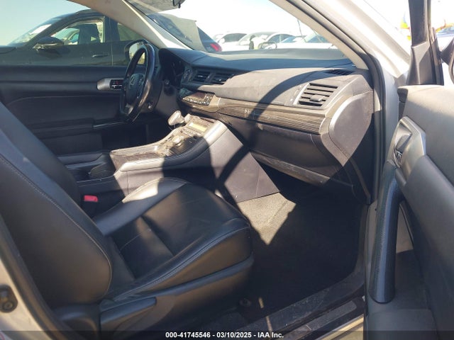 JTHKD5BH0E2193886 Lexus CT 200H