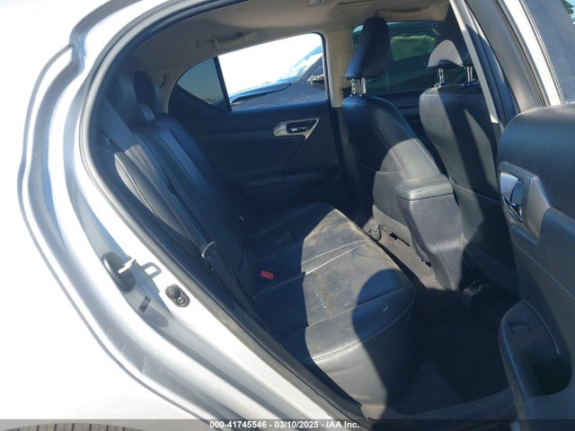 JTHKD5BH0E2193886 Lexus CT 200H