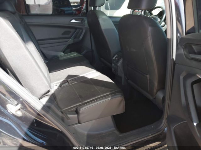 3VV3B7AX5JM009157 Volkswagen Tiguan 2.0t Se/2.0t Sel