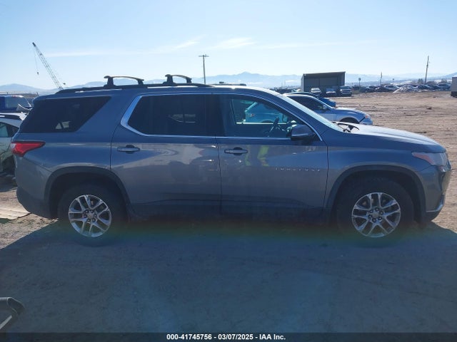 1GNEVGKW5KJ261159 Chevrolet Traverse 1lt