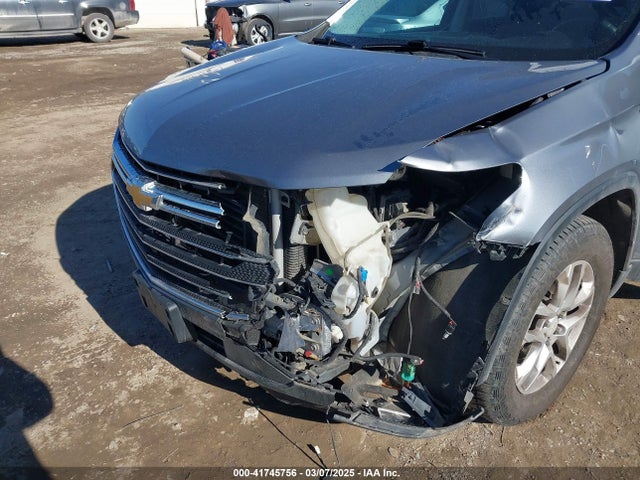 1GNEVGKW5KJ261159 Chevrolet Traverse 1lt
