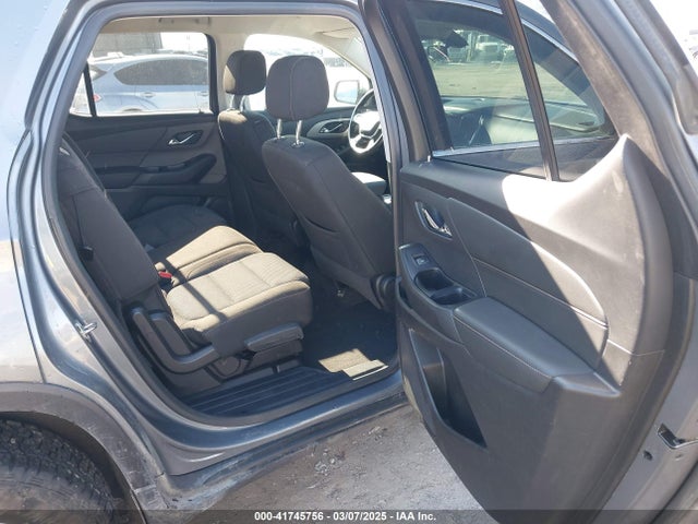 1GNEVGKW5KJ261159 Chevrolet Traverse 1lt