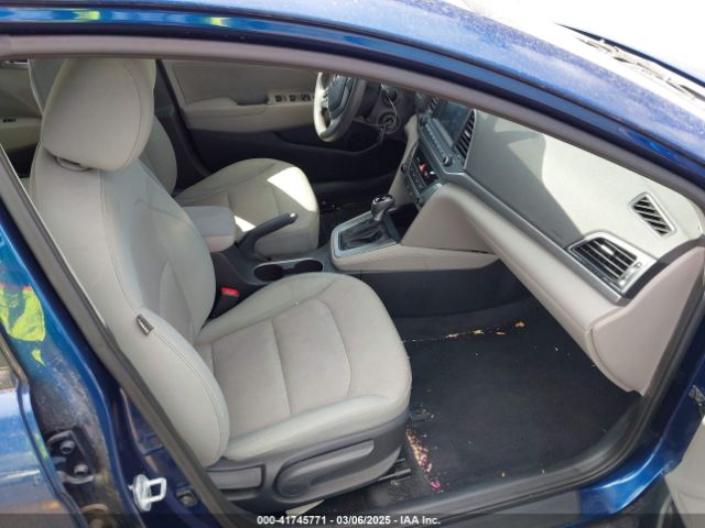5NPD84LF0HH047111 Hyundai ELANTRA SE