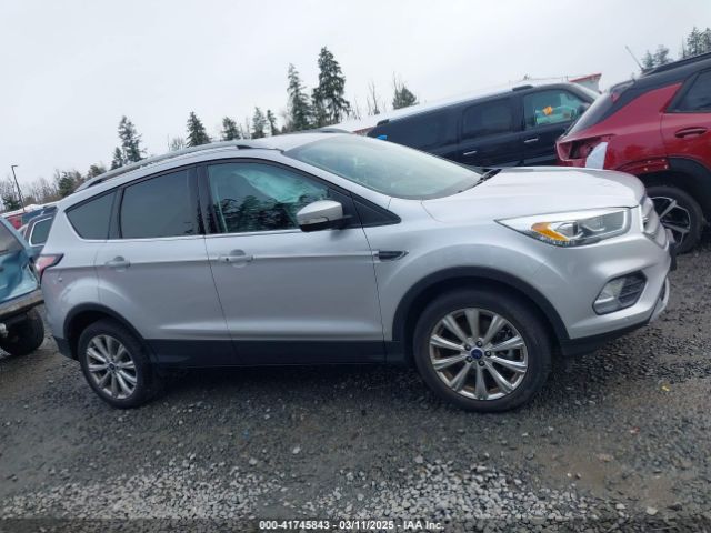 1FMCU9J97HUE98023 Ford Escape Titanium