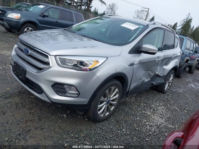 1FMCU9J97HUE98023 Ford Escape Titanium