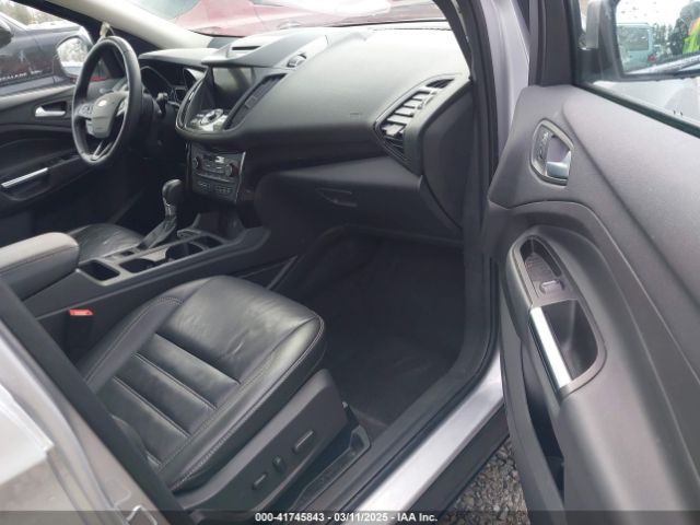 1FMCU9J97HUE98023 Ford Escape Titanium