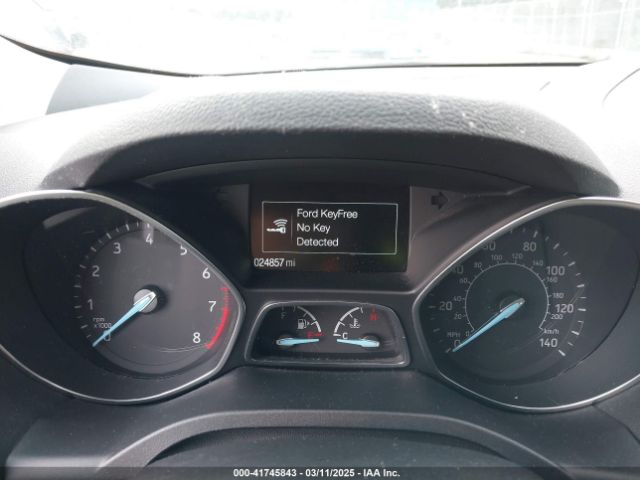 1FMCU9J97HUE98023 Ford Escape Titanium