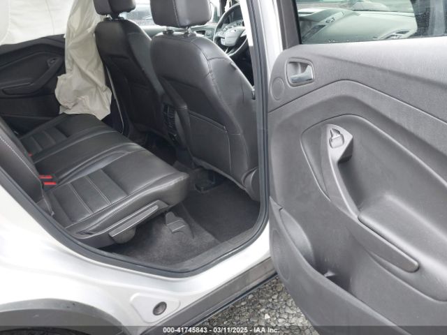 1FMCU9J97HUE98023 Ford Escape Titanium
