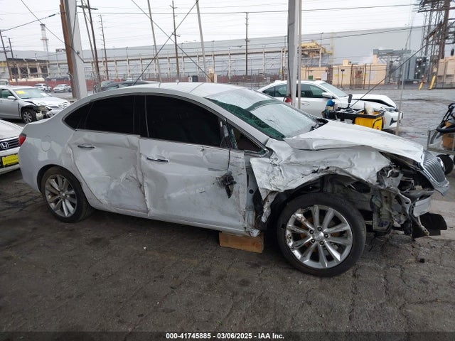 1G4PP5SK2E4110601 Buick Verano