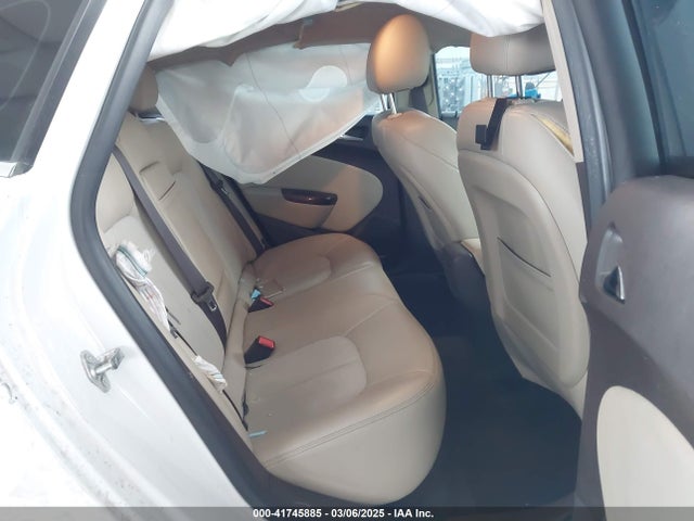 1G4PP5SK2E4110601 Buick Verano