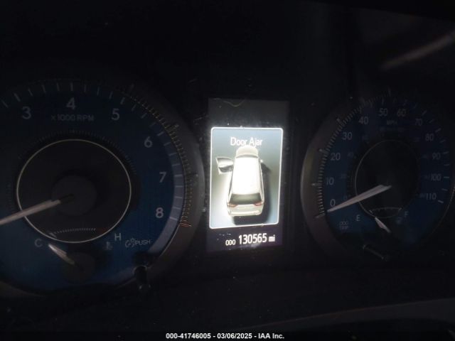 5TDYZ3DC0JS917727 Toyota Sienna Xle 8 Passenger