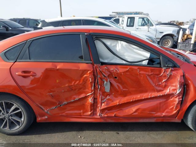 3KPF24AD1NE472235 KIA Forte Lxs