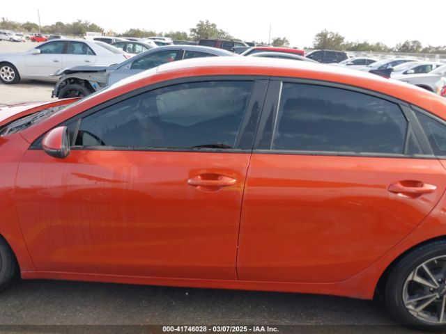3KPF24AD1NE472235 KIA Forte Lxs