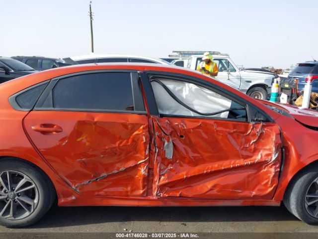 3KPF24AD1NE472235 KIA Forte Lxs