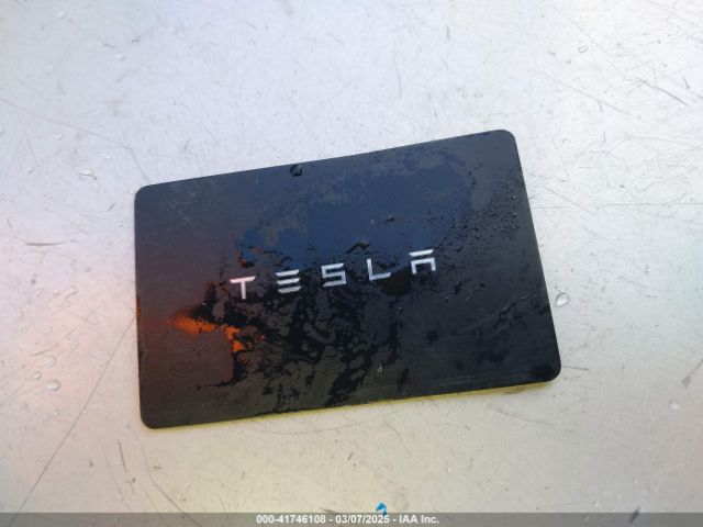 5YJ3E1EB2NF337857 Tesla 2022