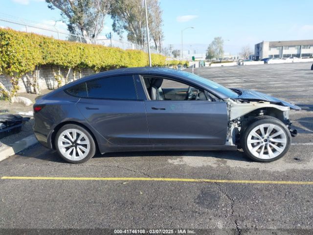 5YJ3E1EB2NF337857 Tesla 2022