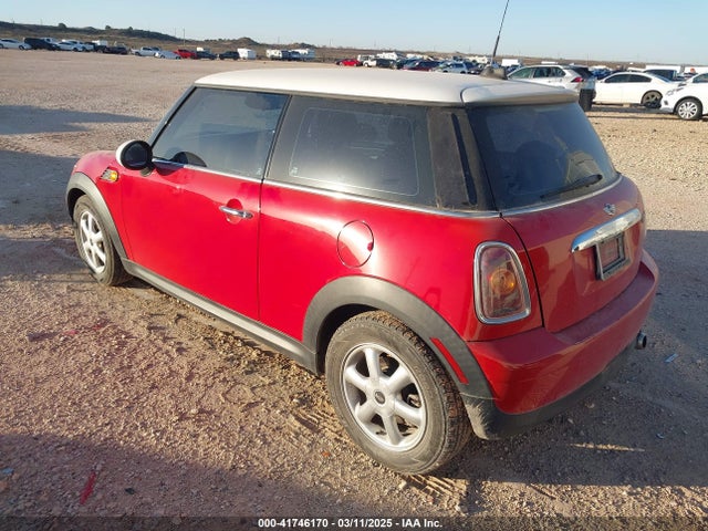 2009 MINI COOPER WMWMF33599TU74790 Photo 2