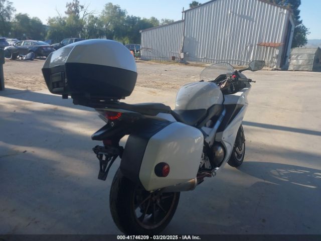 2014 HONDA VFR800 JH2RC7912EK000734 Photo 3