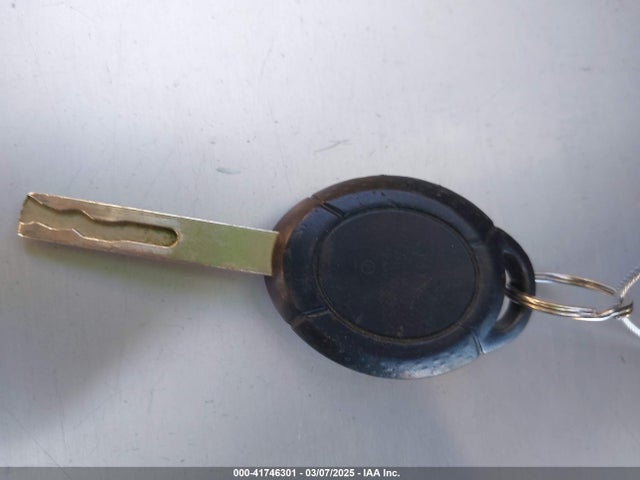 2005 MINI COOPER WMWRF335X5TF62640 Photo 10