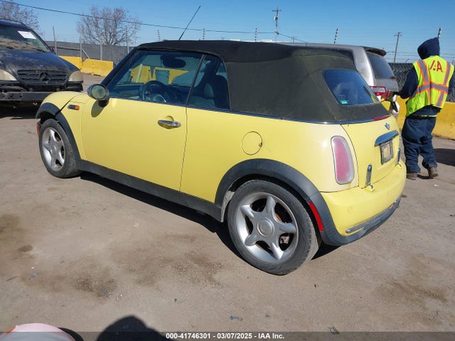 2005 MINI COOPER WMWRF335X5TF62640 Photo 2