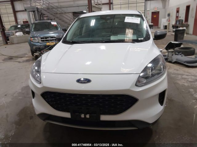 1FMCU9G61NUA42771 Ford ESCAPE SE