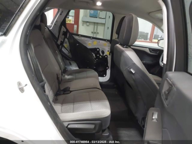 1FMCU9G61NUA42771 Ford ESCAPE SE