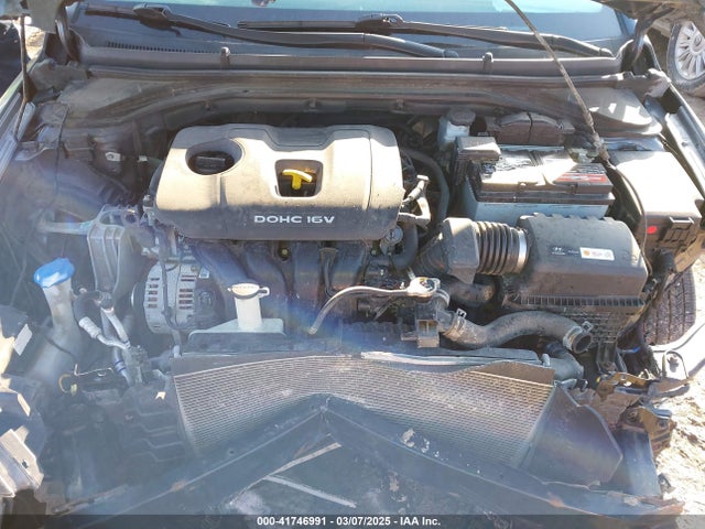 5NPD84LF2JH307949 Hyundai ELANTRA SEL