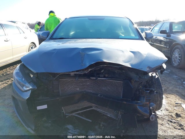 5NPD84LF2JH307949 Hyundai ELANTRA SEL