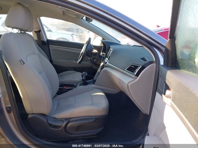 5NPD84LF2JH307949 Hyundai ELANTRA SEL