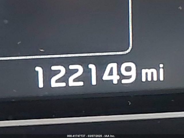 KNDCB3LC6H5088243 KIA NIRO LX