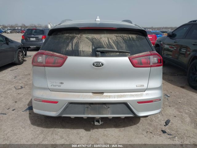 KNDCB3LC6H5088243 KIA NIRO LX