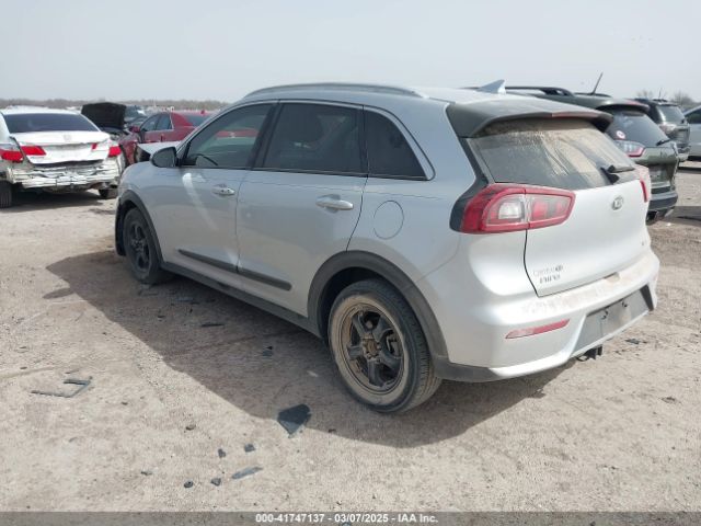 KNDCB3LC6H5088243 KIA NIRO LX